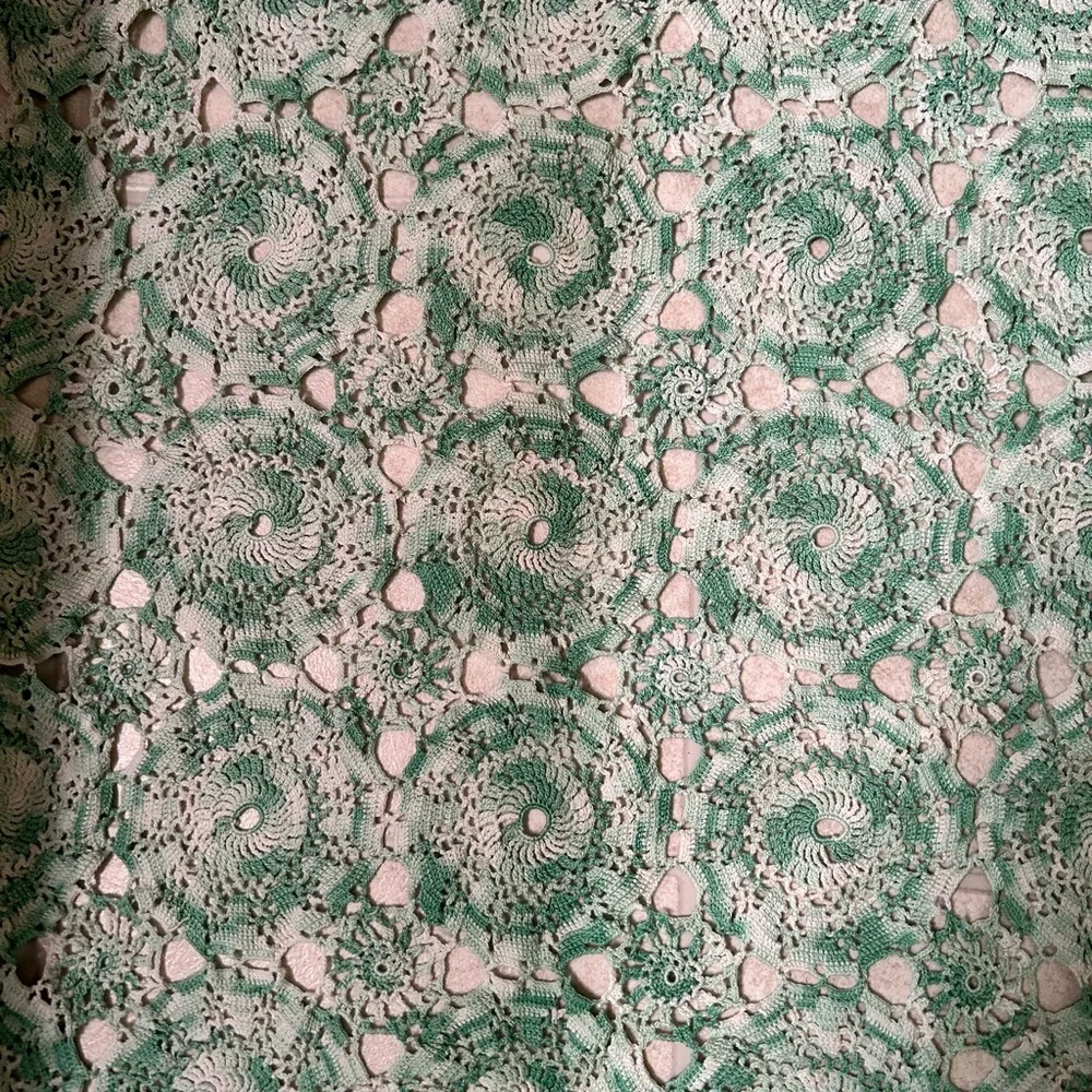 VTG Crocheted Green and White Rectangle Dust cover or Chair cover.